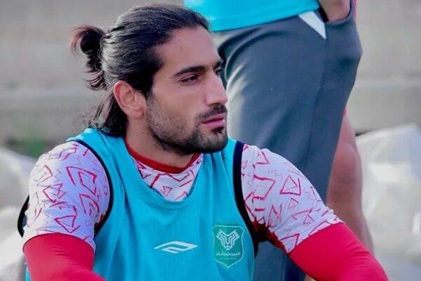 ببینید/ حضور بازیکن پرسپولیس در تجمعات شبانه در تهران