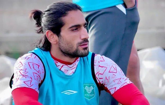 ببینید/ حضور بازیکن پرسپولیس در تجمعات شبانه در تهران