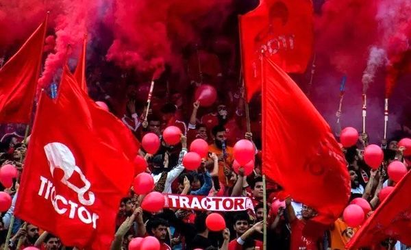 تراکتورسازی تبریز برای نخستین بار قهرمان لیگ برتر فوتبال شد