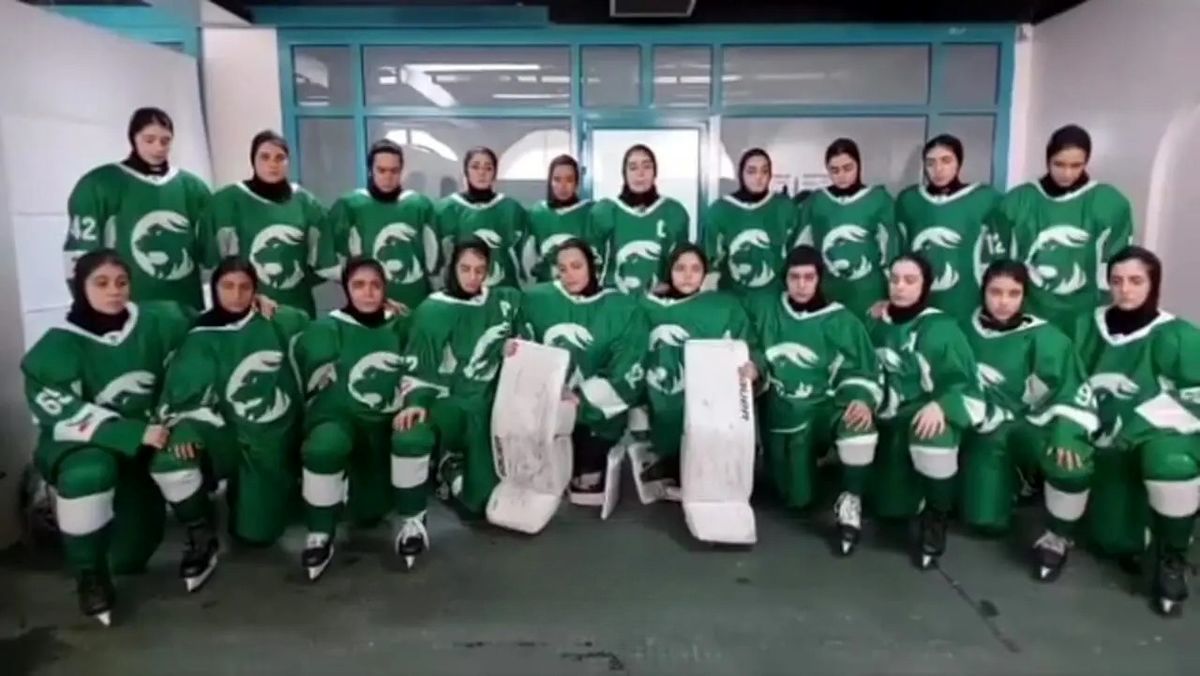 اقدام ستودنی دختران هاکی باز ایران؛ مدال نقره تقدیم به الهه حسین نژاد/ ویدئو
