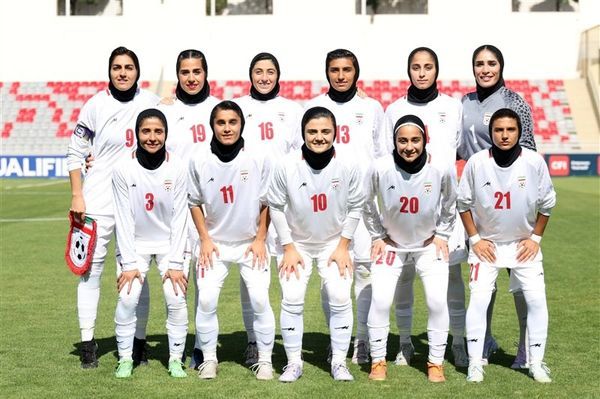 ببینید: هم خوانی تیم فوتبال زنان ایران با آهنگ «ایران» پس از صعود به جام ملت های آسیا