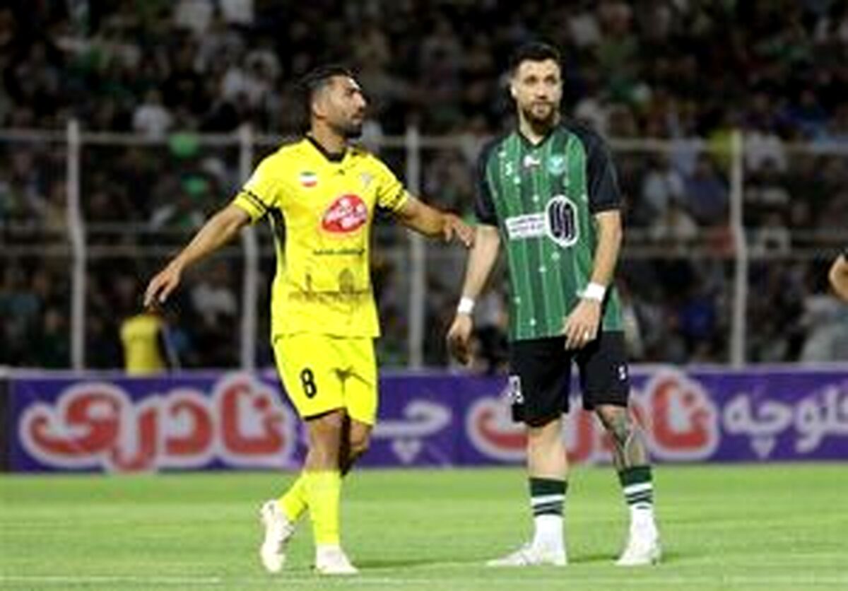 خیبر خرم آباد مقابل فجر سپاسی متوقف شد اما همچنان صدرنشین ماند
