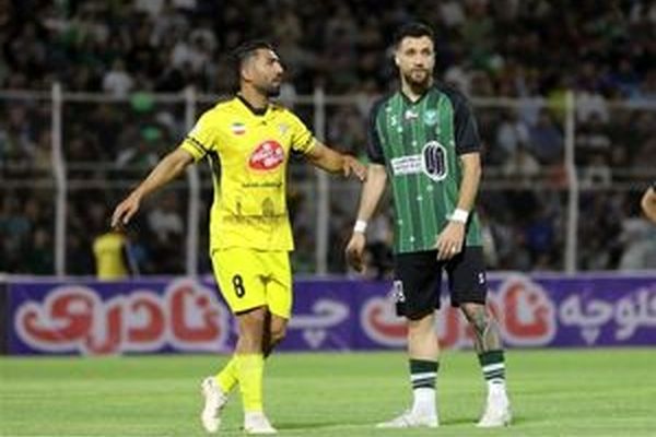 خیبر خرم آباد مقابل فجر سپاسی متوقف شد اما همچنان صدرنشین ماند