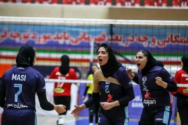 عجیب اما واقعی: تیم والیبال مردان ایران منحل، زنان صدرنشین