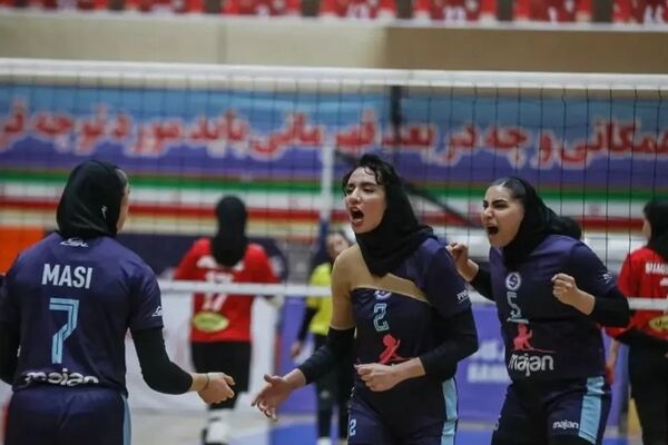 عجیب اما واقعی: تیم والیبال مردان ایران منحل، زنان صدرنشین