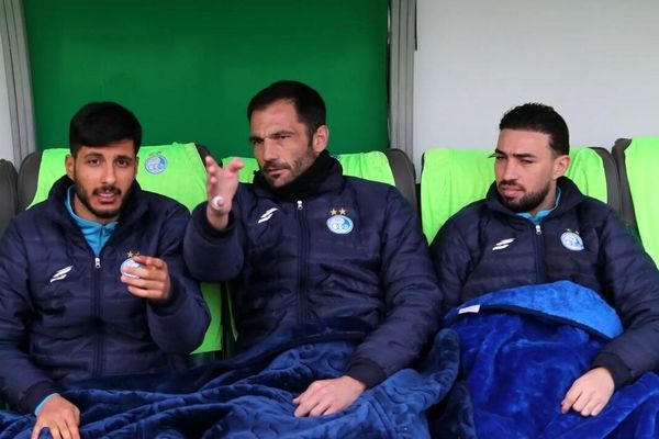 دو بازیکن استقلال، ایران را ترک کردند و شاید دیگر برنگردند