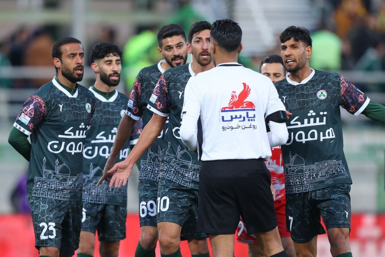 ببینید/ صحنه جنجالی ذوب‌آهن - پرسپولیس در دقیقه ۵+۹۰؛ پنالتی بود؟