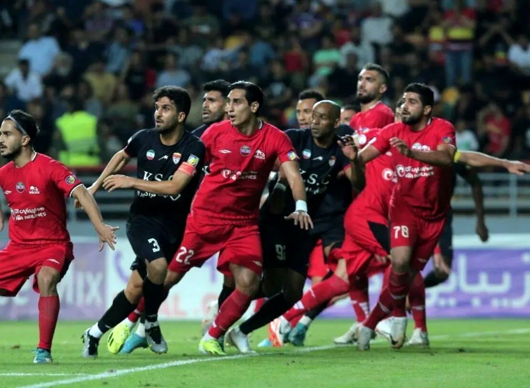 تراکتور هم برابر فولاد متوقف شد