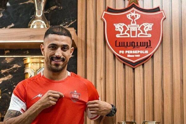 بازیکن پرسپولیس با حضور در هلال احمر به پویش ایران ما پیوست