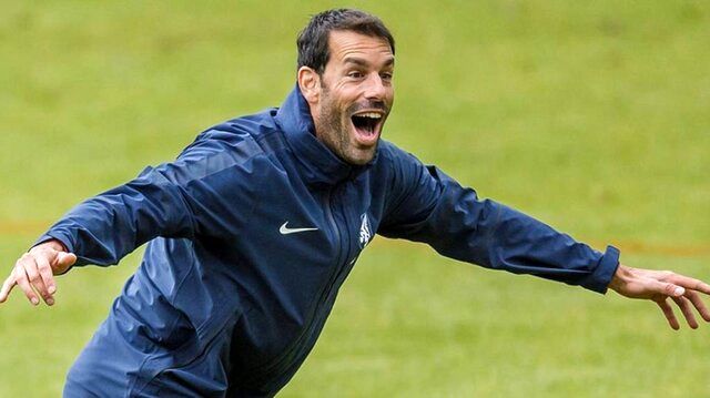 نیستلروی به لیگ جزیره برمی‌گردد
