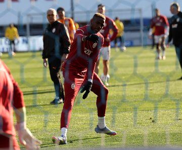 الهلال رقیب منچستریونایتد و رئال مادرید شد
