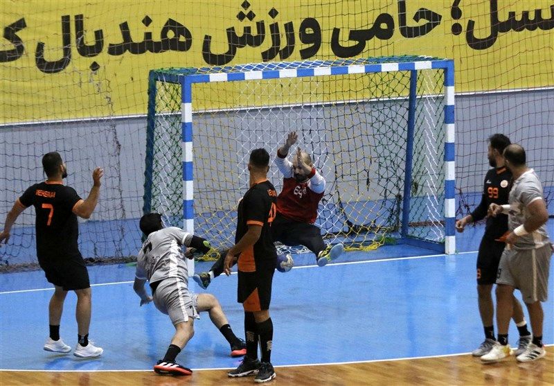 لیگ برتر هندبال| تثبیت صدرنشینی صنعت مس کرمان در روز شکست کازرون و تساوی گیتی‌پسند
