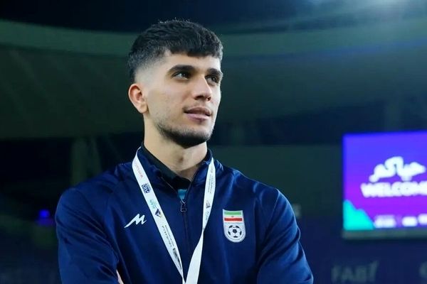 مدافع ملی‌پوش سپاهان در دبی گیر کرد