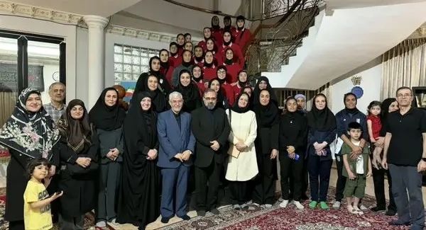 سفیر ایران با اعضای تیم ملی فوتبال بانوان دیدار کرد 
