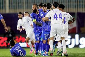 بررسی هفته هجدهم لیگ برتر فوتبال؛ صدرنشینی تراکتور و سقوط آزاد پرسپولیس/ یک سرمربی قربانی شد