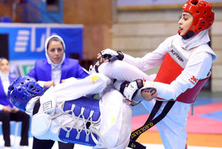 خانم کاپیتان ایران امدادگر شد/ ستاره ورزش در لباس هلال احمر