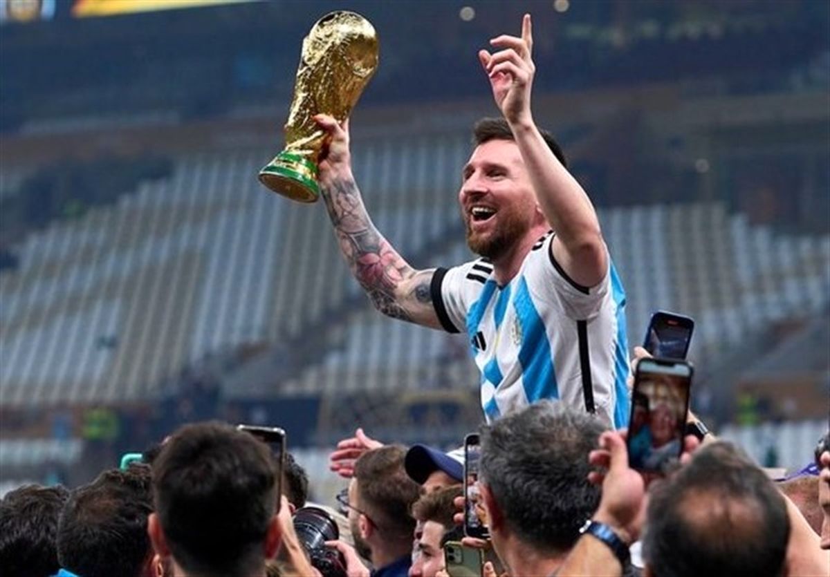 فروش ۹۰۰ هزار یورویی یک دستمال سفری با امضای لیونل مسی