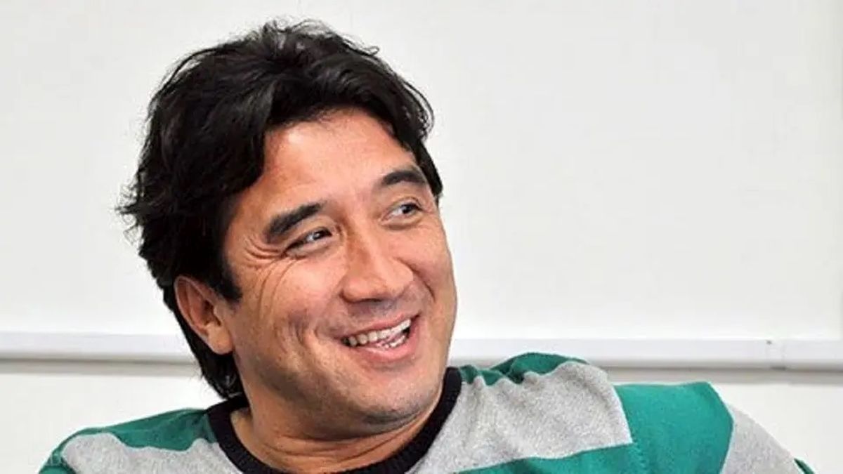 خاطره خداداد عزیزی از مواجهه و بحث با منافقین در آلمان/ ویدئو
