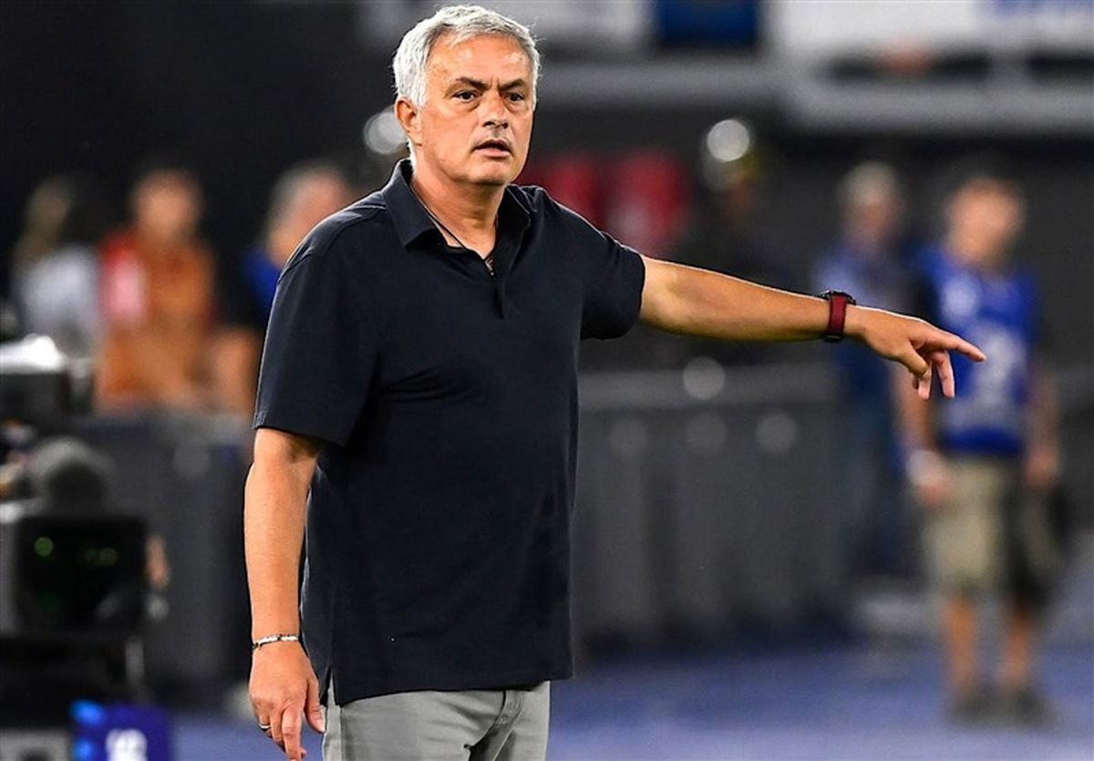 فنرباغچه در حال مذاکره با مورینیو
