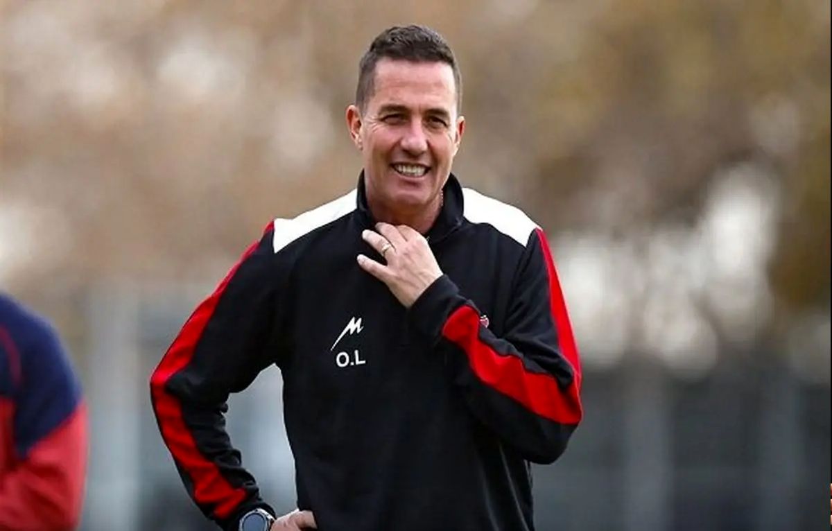 تصمیم عجیب باشگاه پرسپولیس برای اوسمار؛ بند تمدید قرارداد فعال شد

