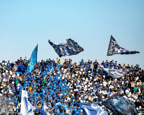 جشن ۸۰ سالگی استقلال در آستانه شب یلدا با حضور وریا، خسرو، سیروس، صمد و پرویز/ ستاره‌های قدیم و جدید آبی ها جمع شدند