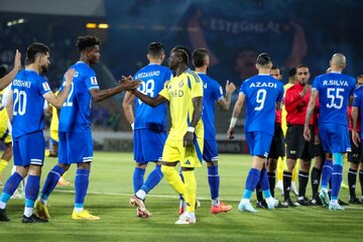 پوستر جدید النصر/ کری خوانی با چمن ورزشگاه برای استقلالی ها