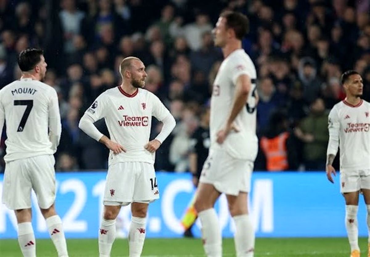 منچستریونایتد سنگین باخت و از رقابت‌های اروپایی دورتر شد
