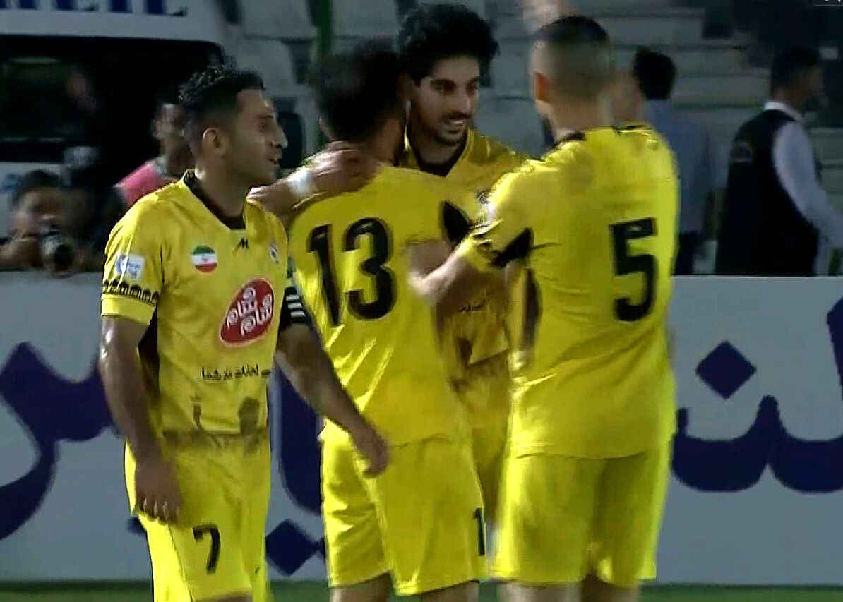 ببینید/ شادی پس از گل خطرناک؛ گل اول فجرسپاسی به پرسپولیس 