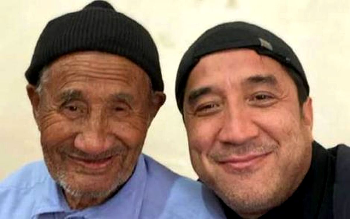 خداداد عزیزی عزادار شد
