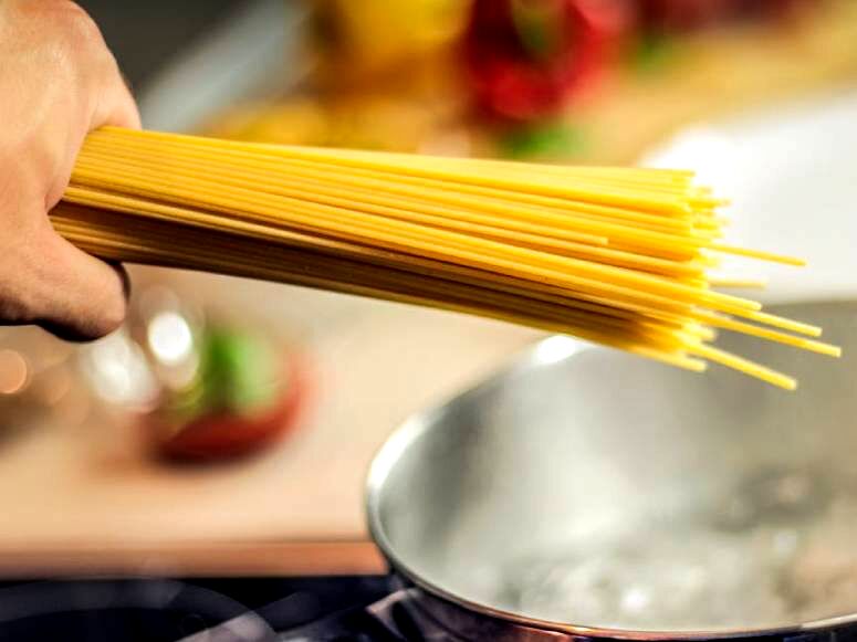 قدمت دیرینه نودل در شرق آسیا و ماکارونی در غرب و مدیترانه 