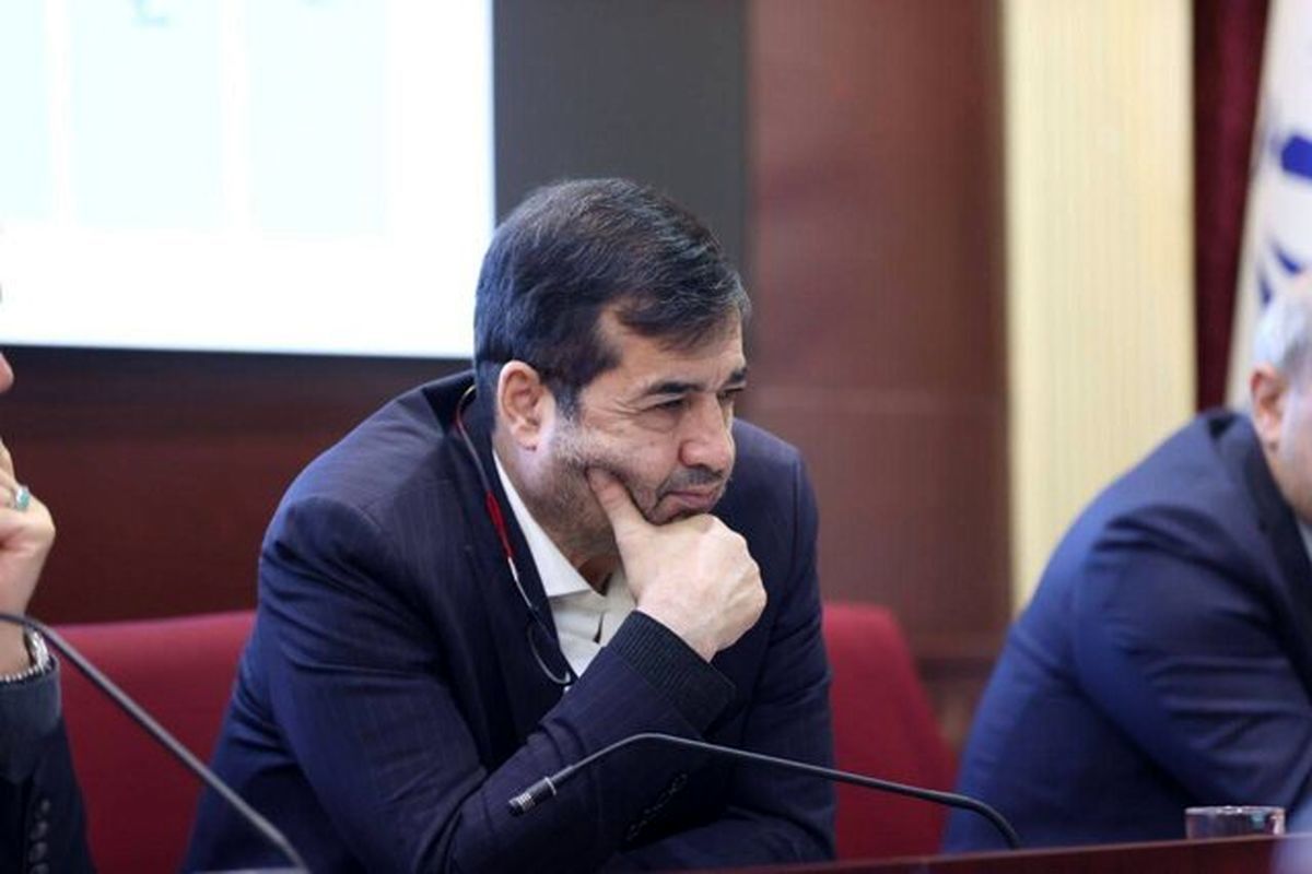 وزیر ورزش: لیگ را در ساعات روز برگزار کنید
