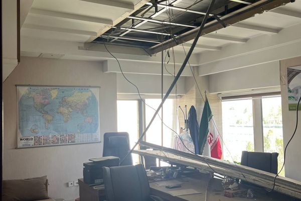 تخریب دفتر کار قلعه‌نویی و تاج در حملات اخیر!