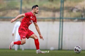 بازگشت علی علیپور به تمرین پرسپولیس با سر و صورت بانداژ شده 