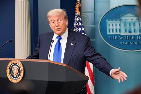 ترامپ تیم ملی ایران را تهدید کرد؛ برای حفظ امنیت و جان خود به آمریکا نیایید