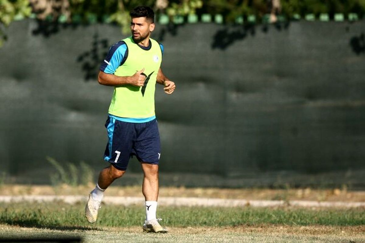 هافبک استقلال پایش را به تیغ جراحان سپرد
