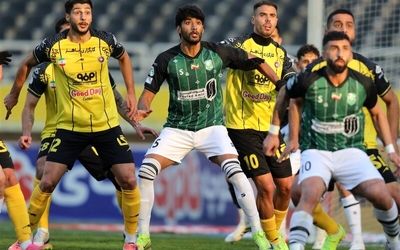 سپاهان 1 - خیبر 0/ طلایی پوشان به جمع مدعیان بازگشتند 