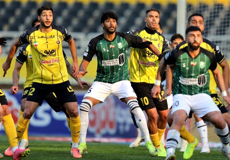 سپاهان 1 - خیبر 0/ طلایی پوشان به جمع مدعیان بازگشتند 
