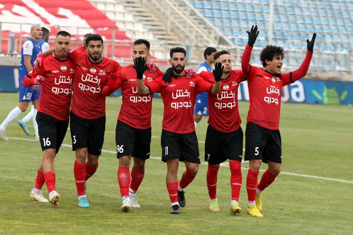 درخواست تراکتور برای تعویق بازی با گل‌گهر
