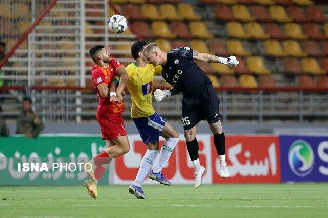 ‌سرانجام‌ کریستوفر کنت از فولاد جدا شد
