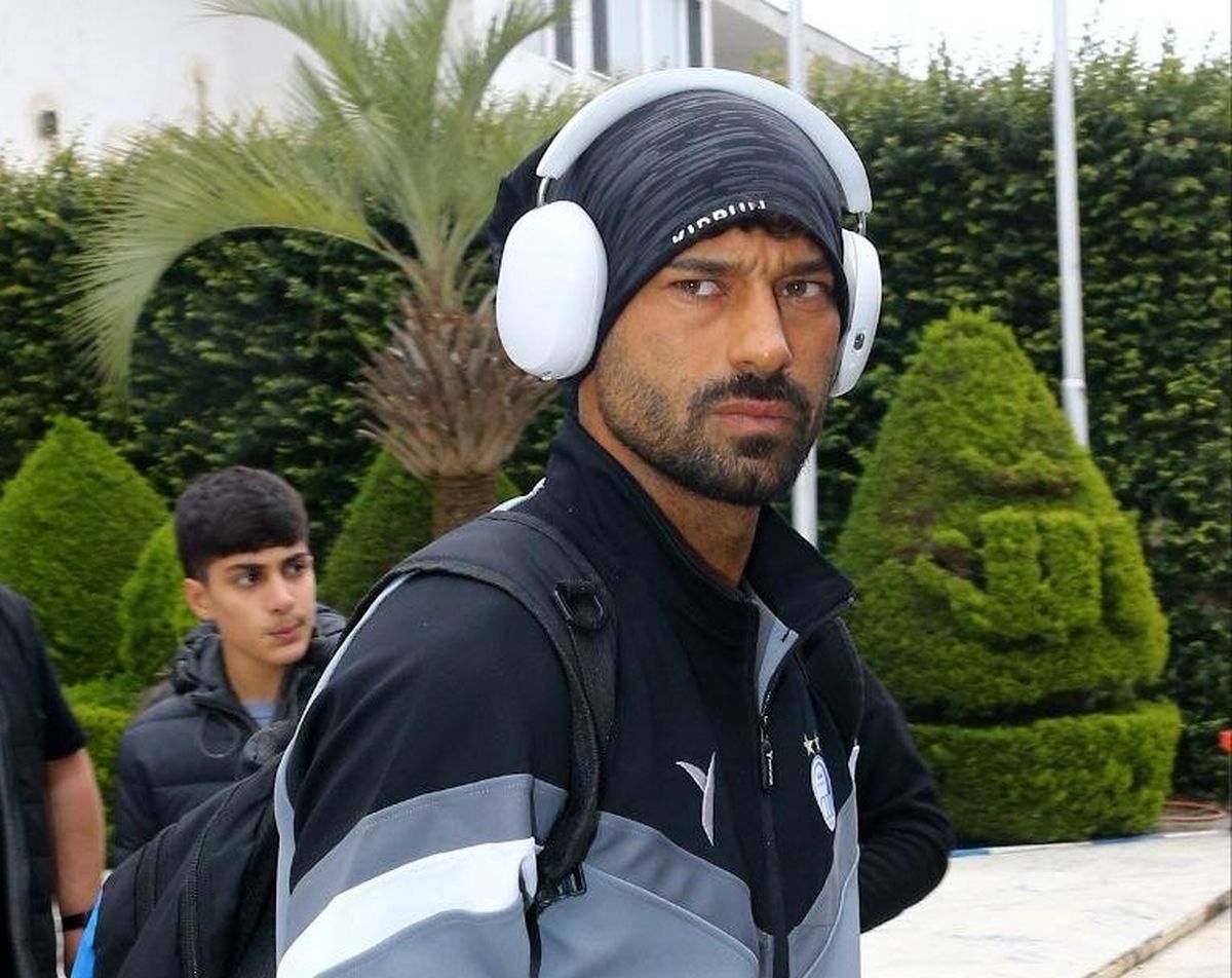 ببینید/ چهره درهم رامین رضاییان روی نیمکت ذخیره‌ها