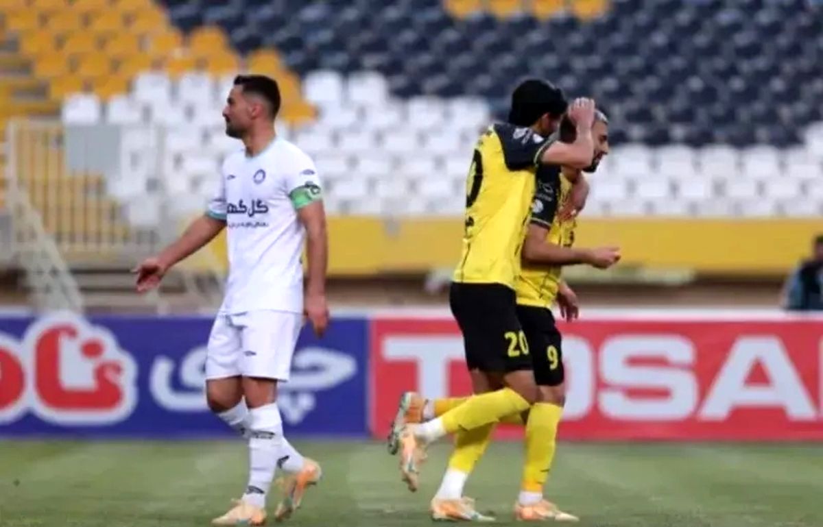 سپاهان یک- گل‌گهر یک: صدر جدول تقدیم به تراکتور!