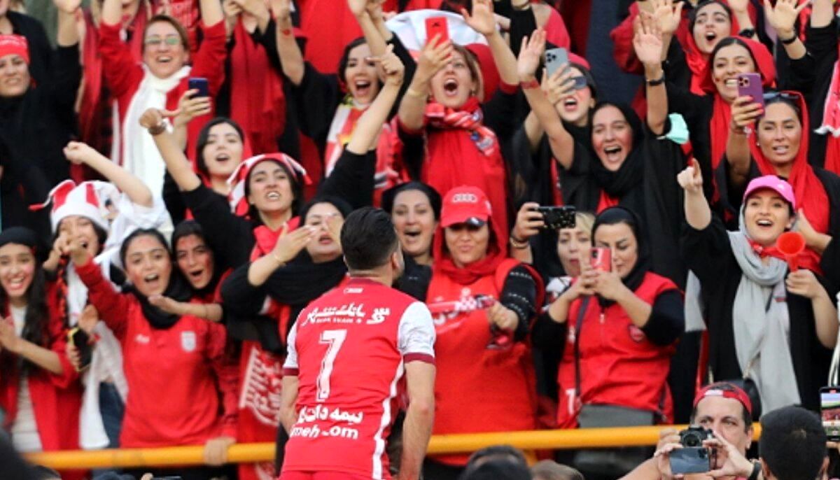 تصادف موتور یکی از مأموران در استادیوم آزادی با دختر نوجوان  / هوادار پرسپولیسی از ناحیه فک، دندان و بینی دچار شکستگی شد