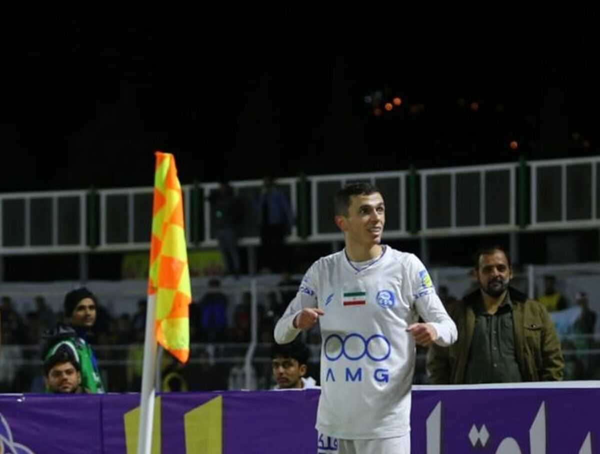 خوشحالی ستاره استقلال بعد از حذف و شکست پرسپولیس مقابل تراکتور/ عکس 