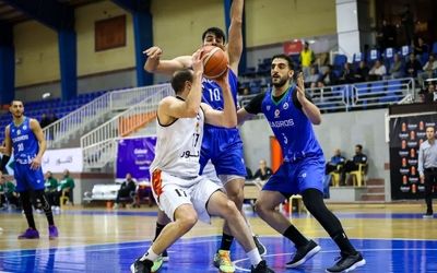 استقلال صدرنشین لیگ شد