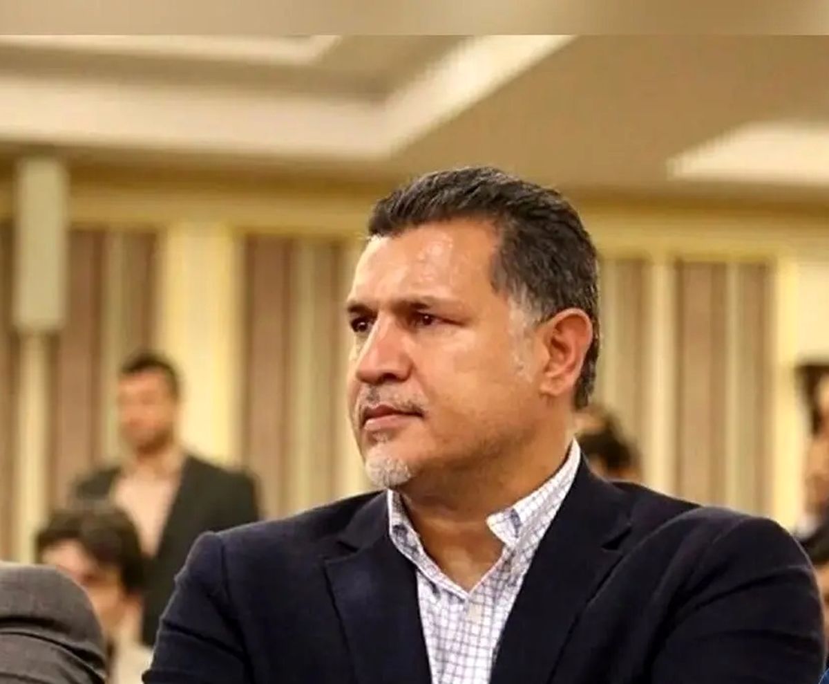 علی دایی و خانواده‌اش در یک مراسم عروسی