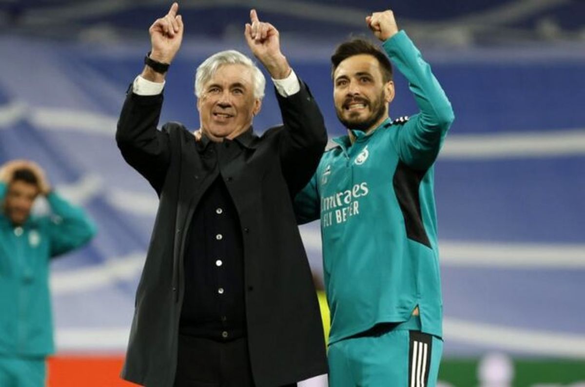 پدر و پسر روی نیمکت برزیل

