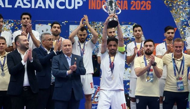 شمسایی در جشن قهرمانی شرکت نکرد/ وحید مدال را از گردن خود در آورد و رفت