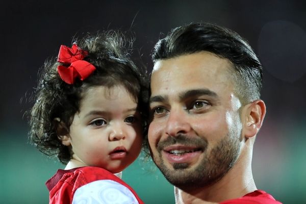 سروش رفیعی با خانواده اش ایران را ترک کرد/ مقصد ستاره پرسپولیس کجاست؟