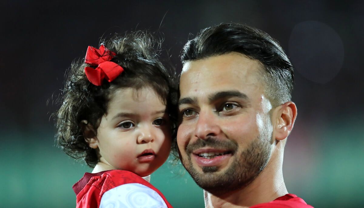 سروش رفیعی با خانواده اش ایران را ترک کرد/ مقصد ستاره پرسپولیس کجاست؟