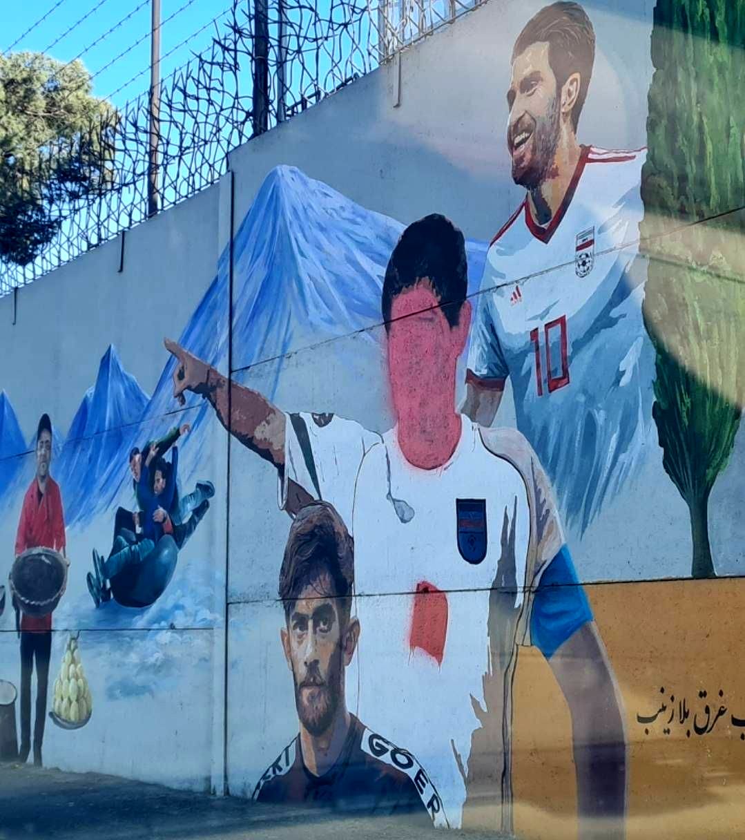 چرا فقط تصویر علی دایی مخدوش شد؟